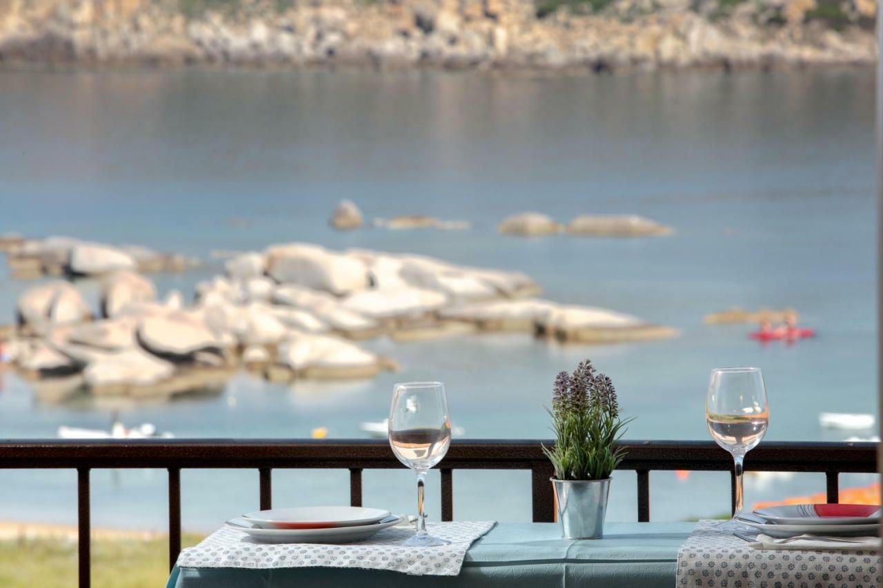 Fronte Mare Capo Testa 산타테레사의갈루라 외부 사진